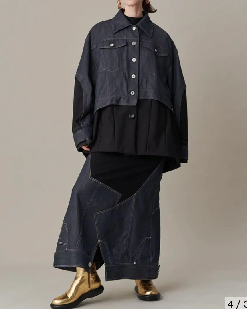 New tag included UN3D. Denim detail docking coat 38