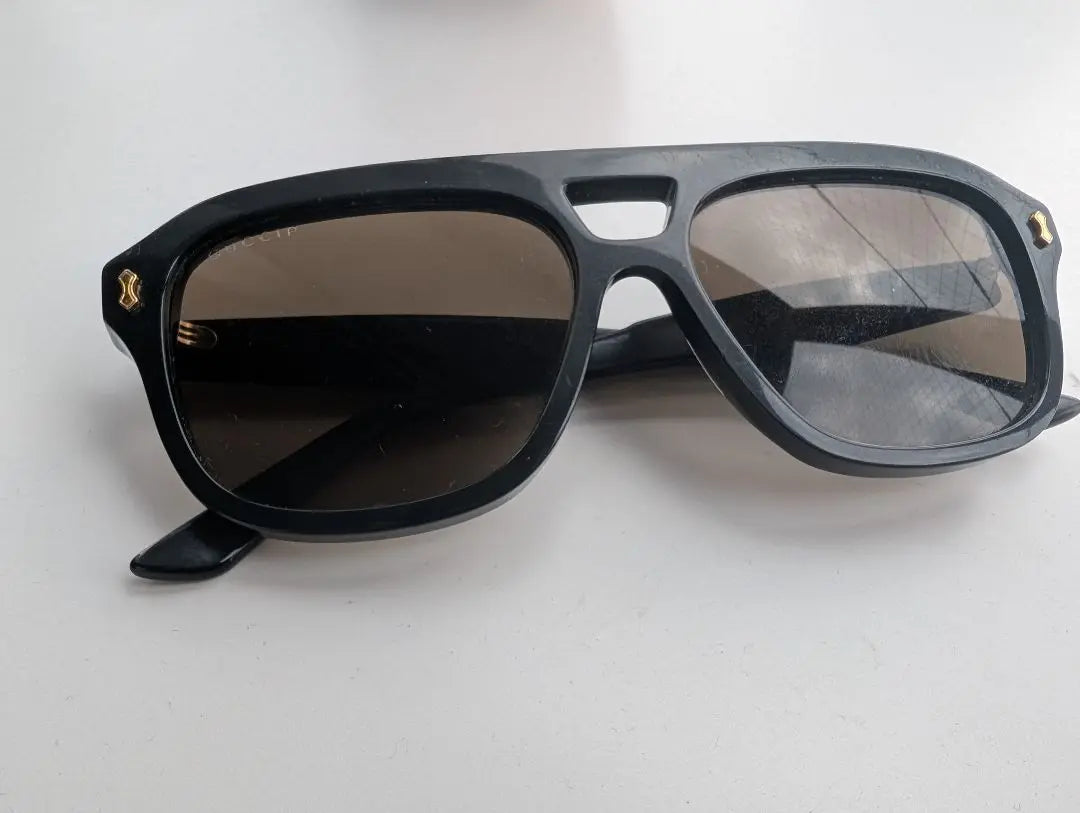 GUCCI Black Sunglasses with Case 23SS