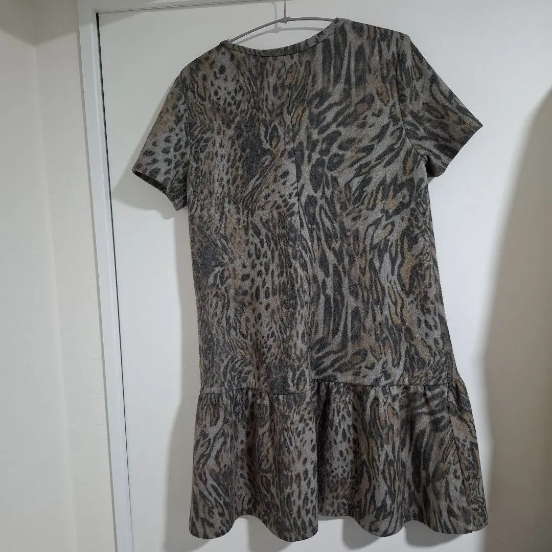 Vestido mini de manga corta con estampado animal de ZARA, talla M, fabricado en Marruecos