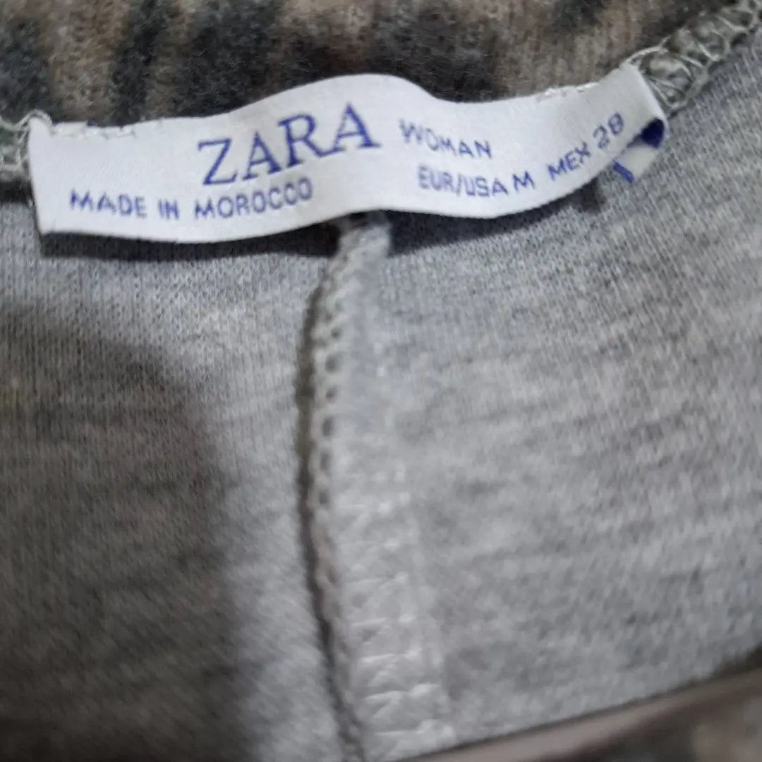 Vestido mini de manga corta con estampado animal de ZARA, talla M, fabricado en Marruecos