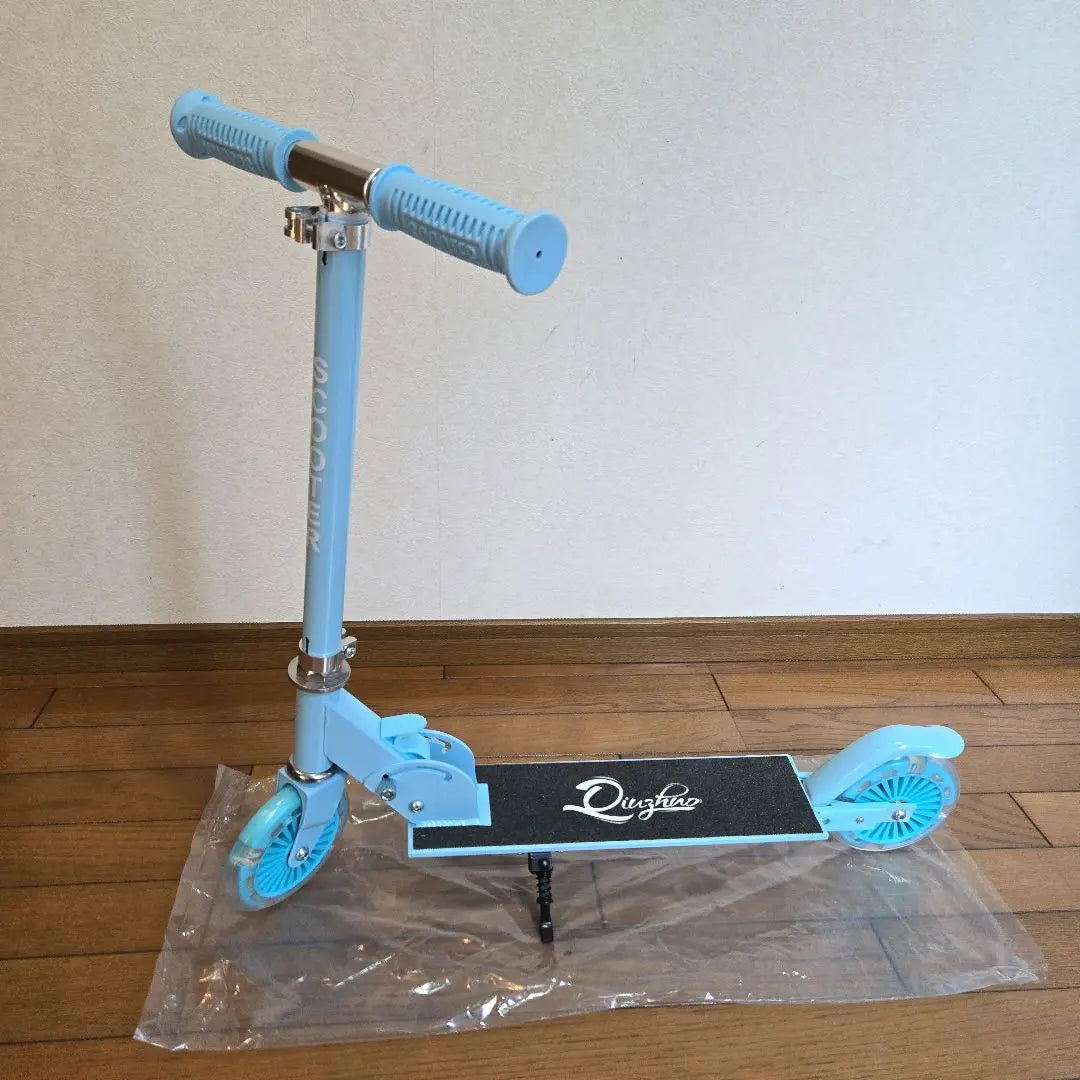 Kids Kickboard Light blue Foldable Tires Glow | キッズ　子供用　キックボード　水色　折り畳み式　タイヤが光る