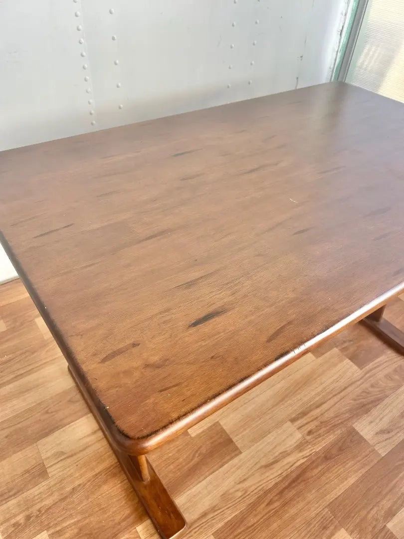 Mesa de comedor elegante Nitori, escritorio hermoso y moderno, estilo antiguo