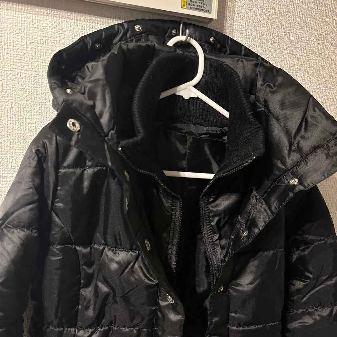 Chaqueta corta de plumón de algodón con pelo negro y comida con nueva etiqueta | フード付きファー ショート中綿 ダウンジャケット風 新品 タグ付き