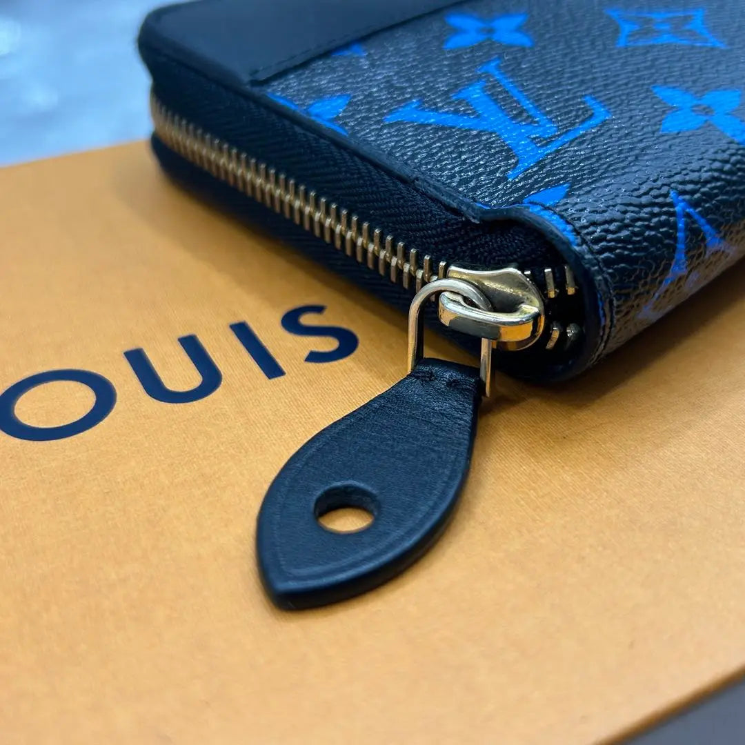 Monedero con cremallera y monograma de edición limitada de LOUIS VUITTON con certificado de autenticidad