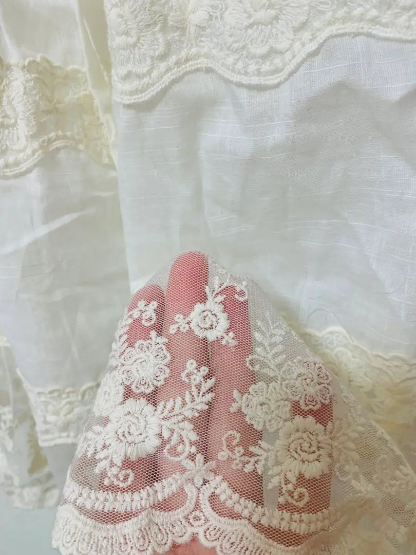 Delicate lace white dress/skirt with tag