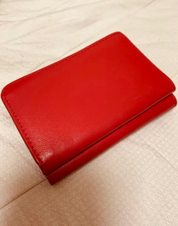 [Samantha Thavasa] Cartera plegable roja estilo San Valentín