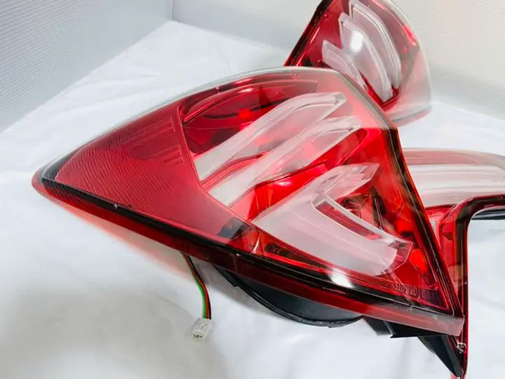 0505 Vezel RU series tail lamp aftermarket 110021RS1 | 0505 ヴェゼル RU系 テールランプ 社外 110021RS1