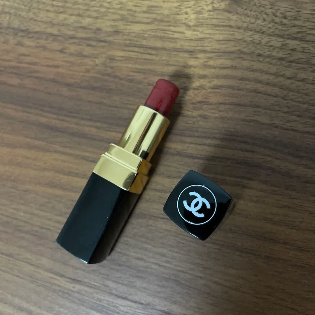 CHANEL lápiz labial rojo ROUGE COCO 470 | CHANEL 口紅 赤 ROUGU COCO 470