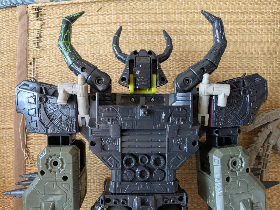 Transformers Super Link Micron Unicron Black Version