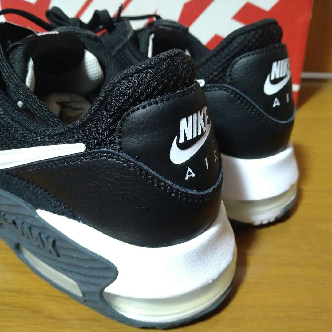 [Nuevas, sin usar, tallas raras] NIKE AIR MAX EXCEE "BLK/WH"