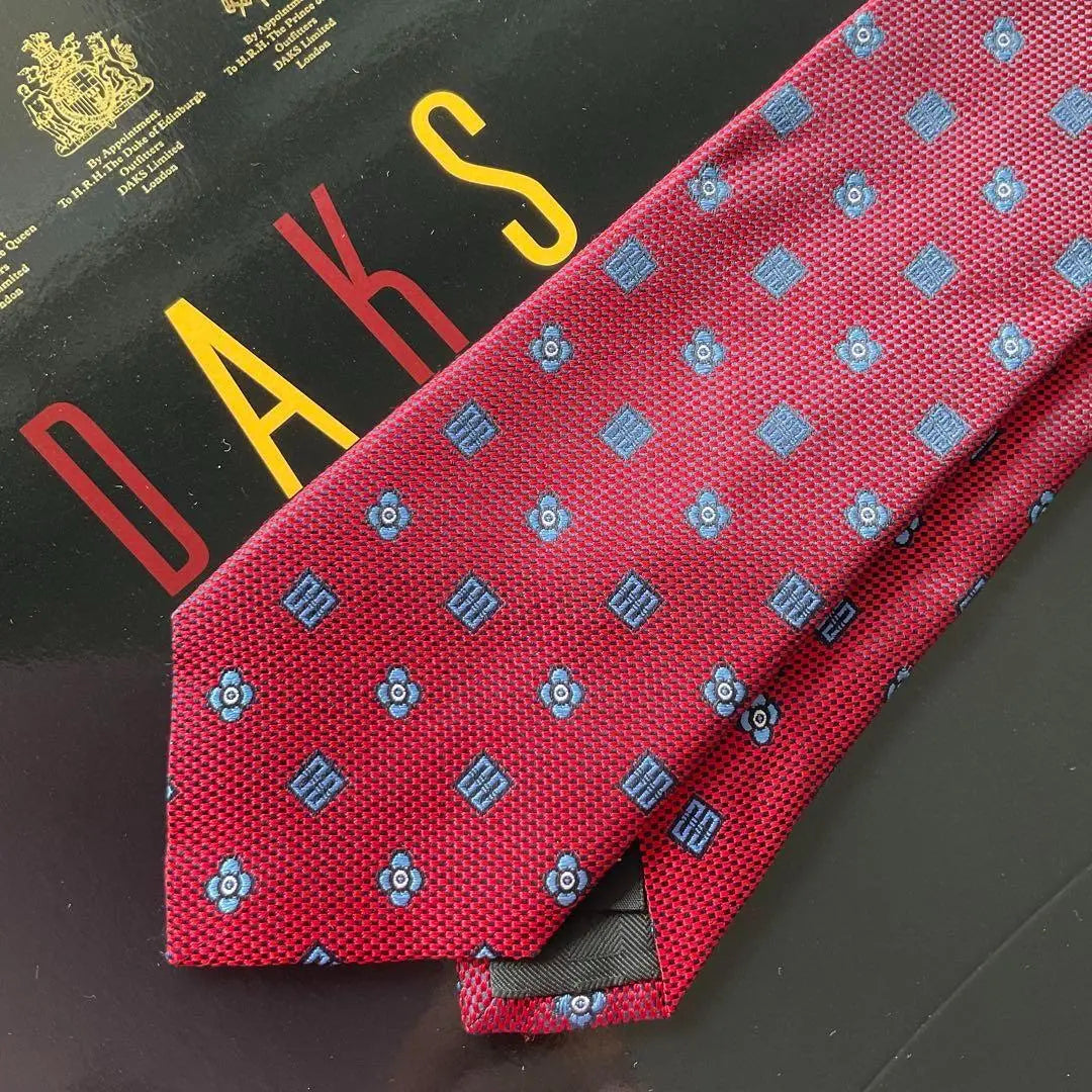 Dachshund DAKS Tie Made in Italy with logo case Small pattern pattern 215/1