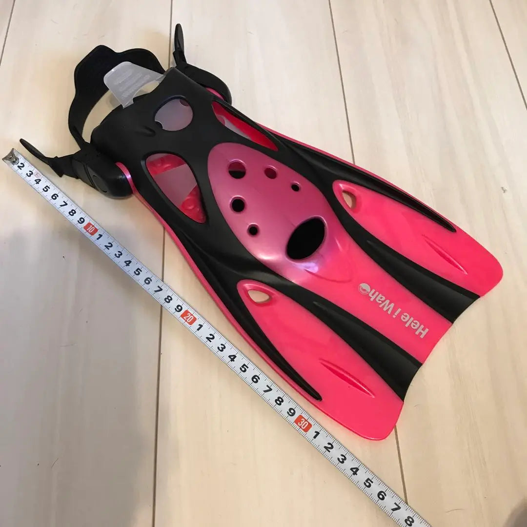 Brand new, unused, Hale i Wah fin pink snorkel