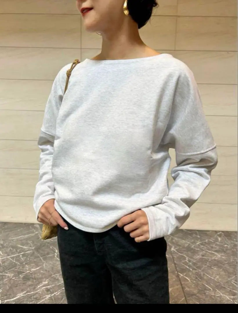 SLOANE [NEW Lady's Sweatshirt] Marble New Unused