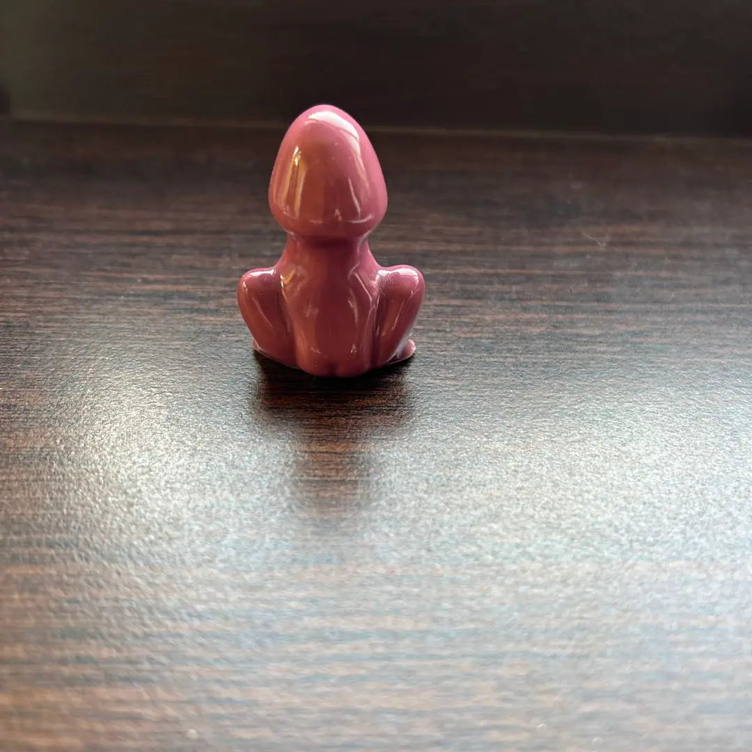 ◯Small frog figurine