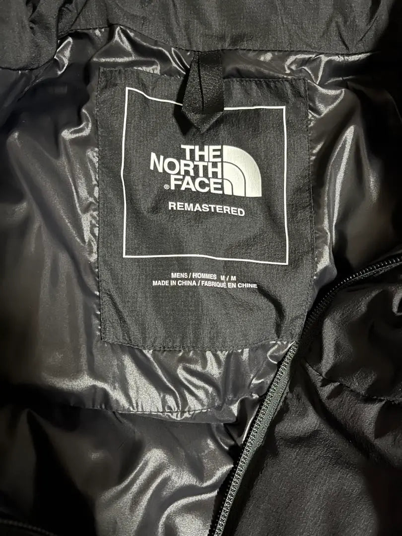 *The North Face con un defecto: RMST NUPTSE JACKET BLACK M