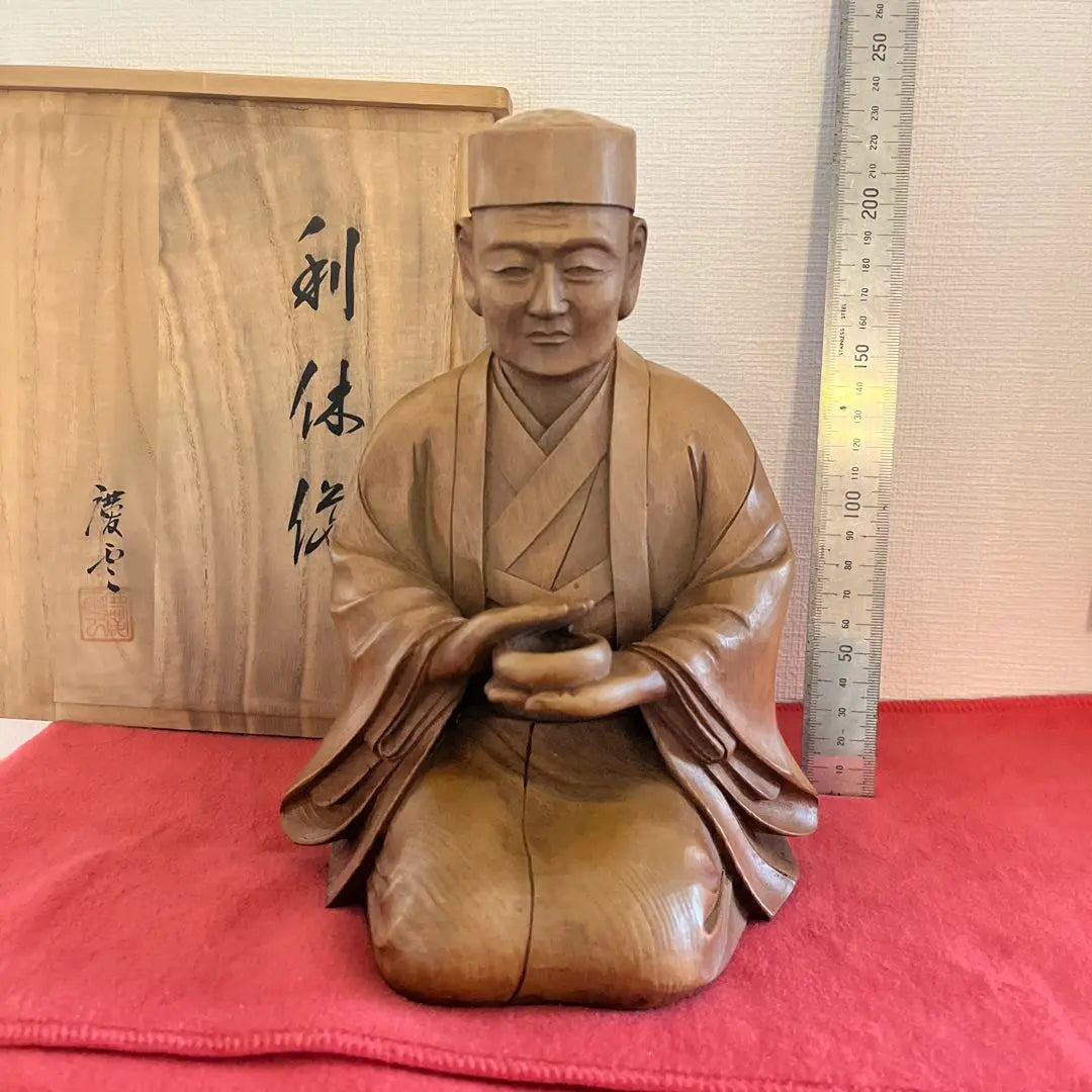 Wooden and interest statue Keiun Sakuen with a wooden box | 木製利休像　慶雲朔　木箱付き