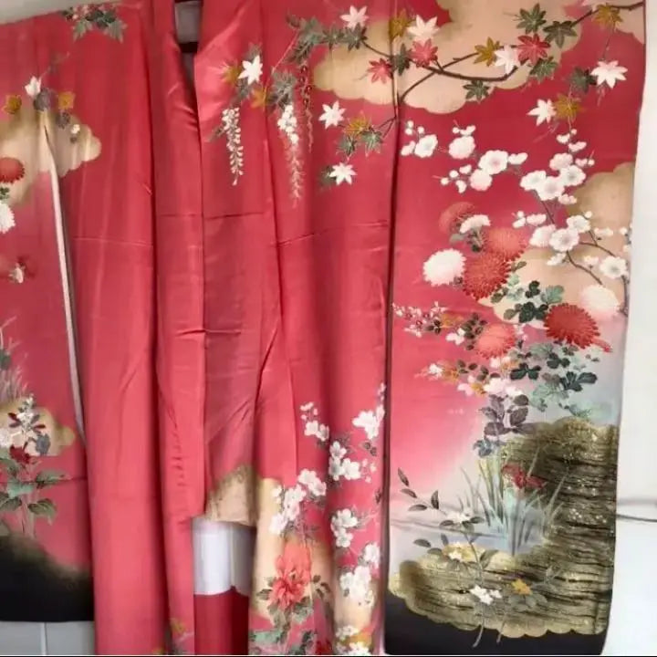 Kimono furisode, seda pura, 1 millón de yenes, rosa, patrón clásico, artículo hermoso, ceremonia de mayoría de edad, boda, fiesta