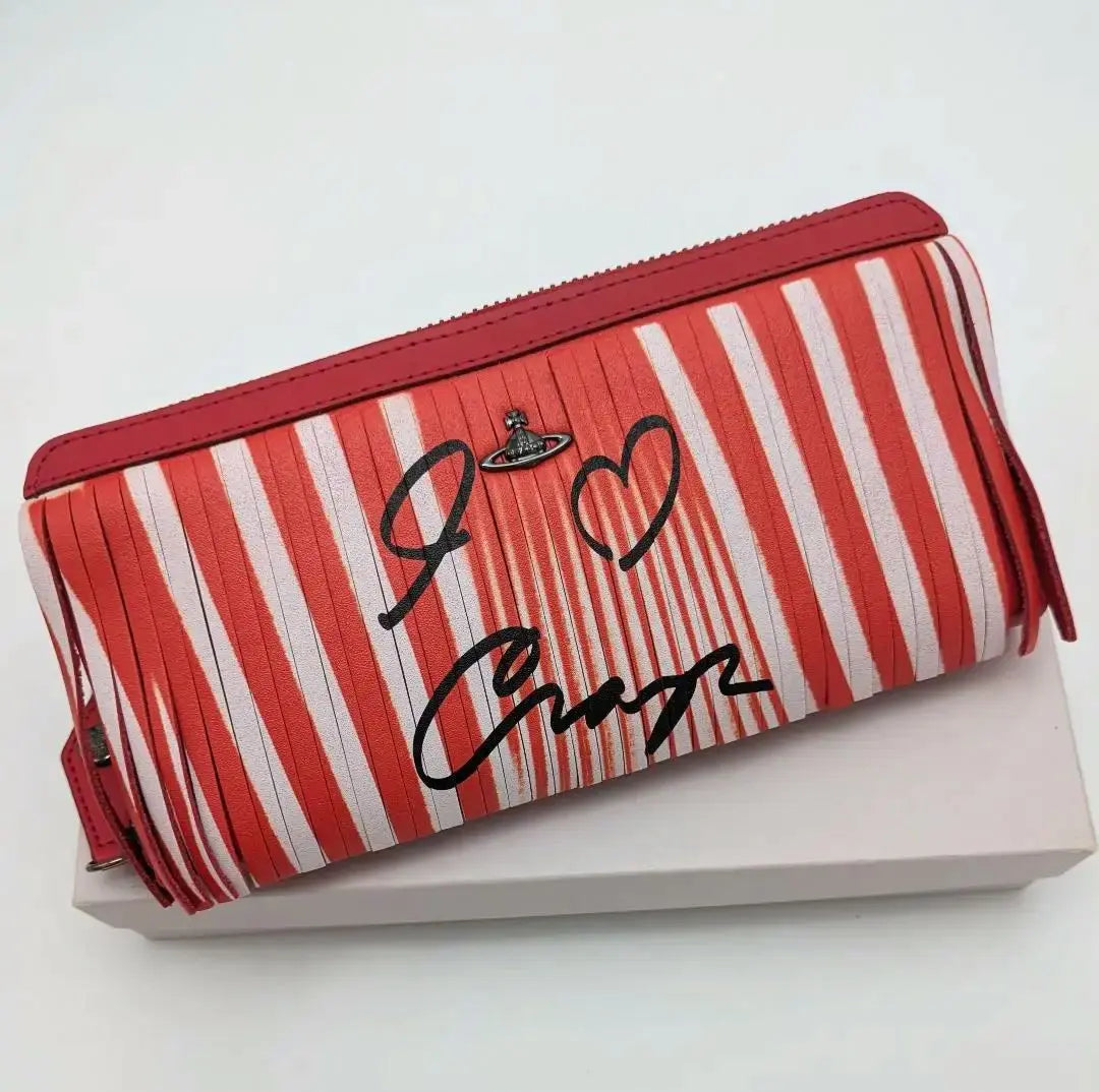 Cartera larga con flecos de Vivian Westwood sin usar de piel de orbe rojo