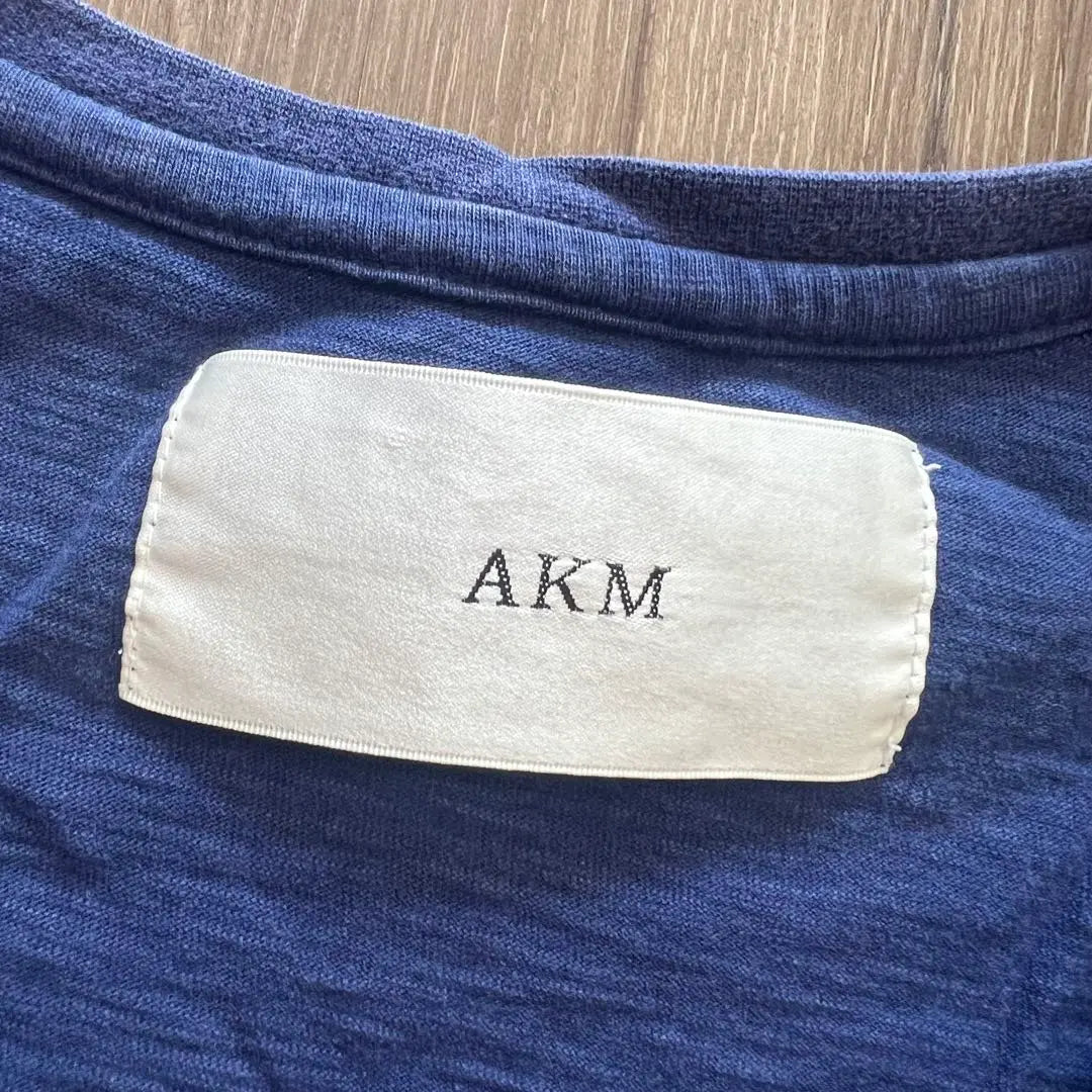 Camiseta Oh AKM Echeem con bolsillo y manga corta