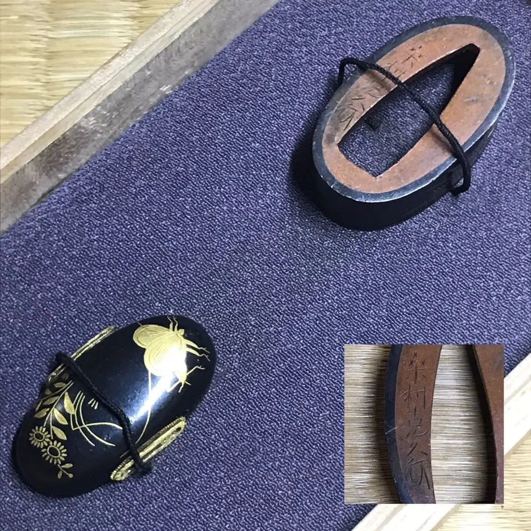 ★ Age /sword props! Kenkinkin "Katsuhisa Kuwamura (Hanasho)" is located in the name! Insect Suzumushi! ★ | ★時代 /刀剣小道具！装剣金工『桑村克久(花押)』在銘 縁頭！虫 鈴虫！★