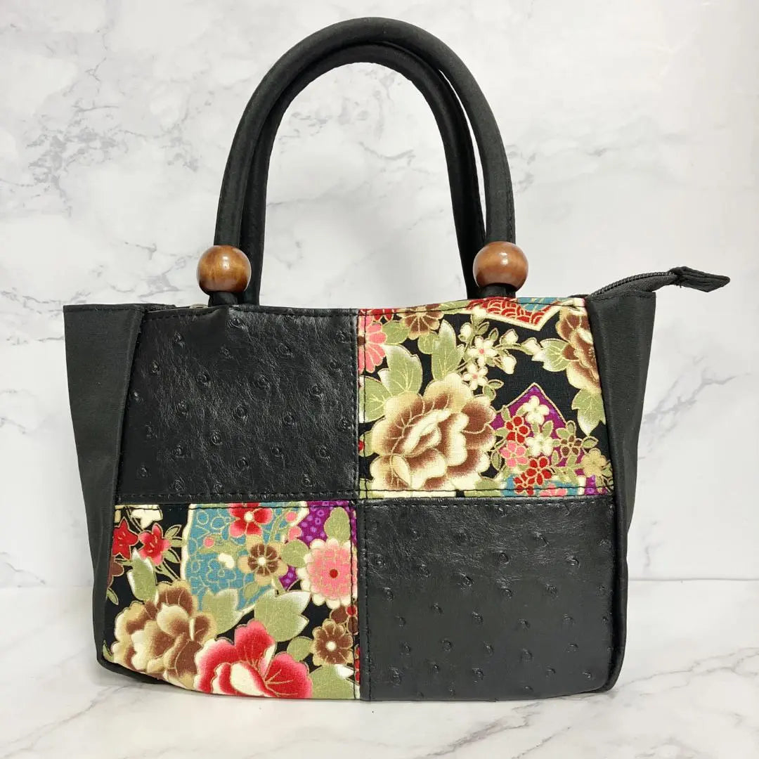 B620 [Extreme Beauty] Bolso de mano con estampado de flores en color negro para kimono