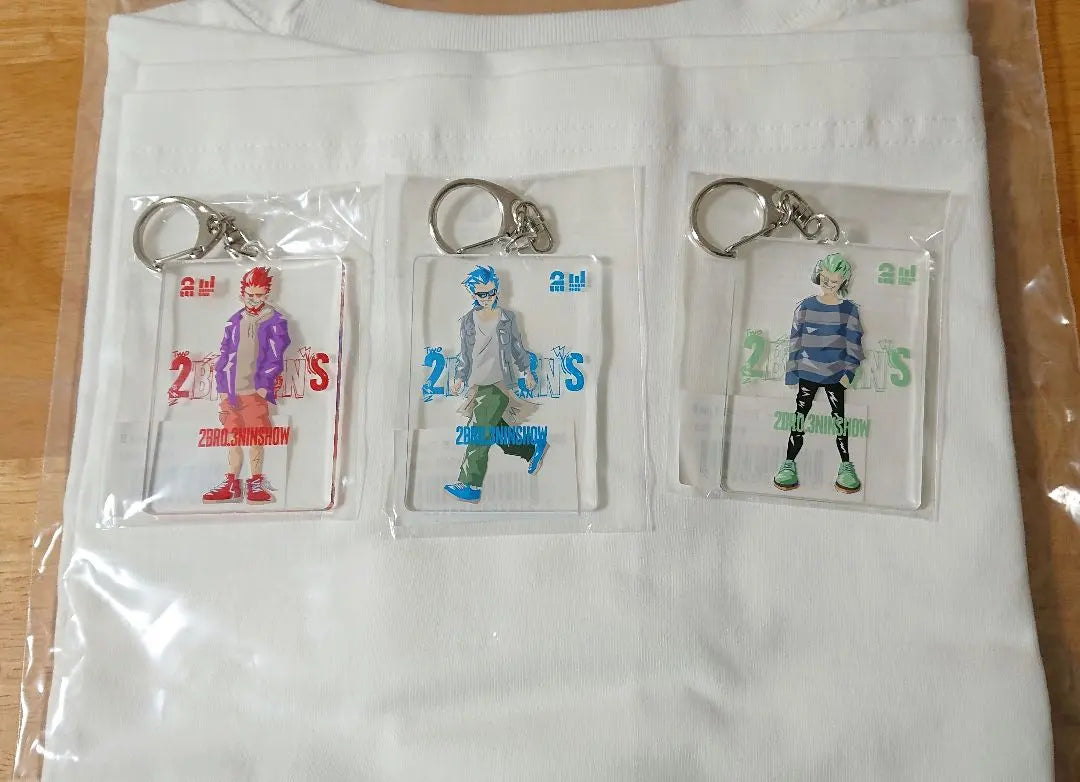 [Official sales end] 2BRO. Tertiary T -shirt acrylic key chain | 【公式販売終了】2BRO. 三人称 Tシャツ アクリルキーホルダー