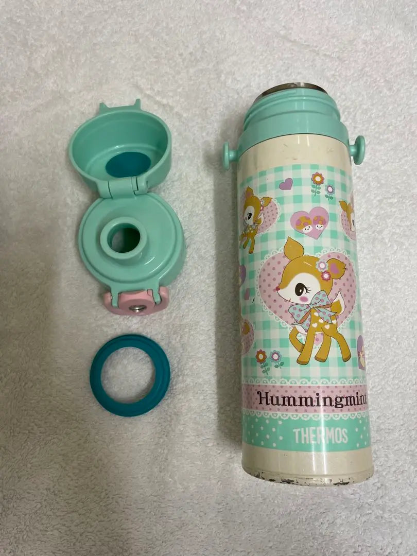 Botella de agua de acero inoxidable con termo y diseño de menta de Sanrio