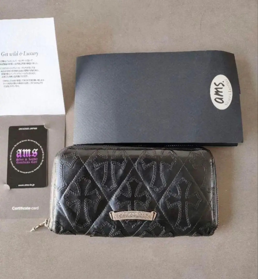 [Industry's lowest price] Beautiful item! Comes with proof of purchase! Chrome Hearts Quilted Wallet Wallet