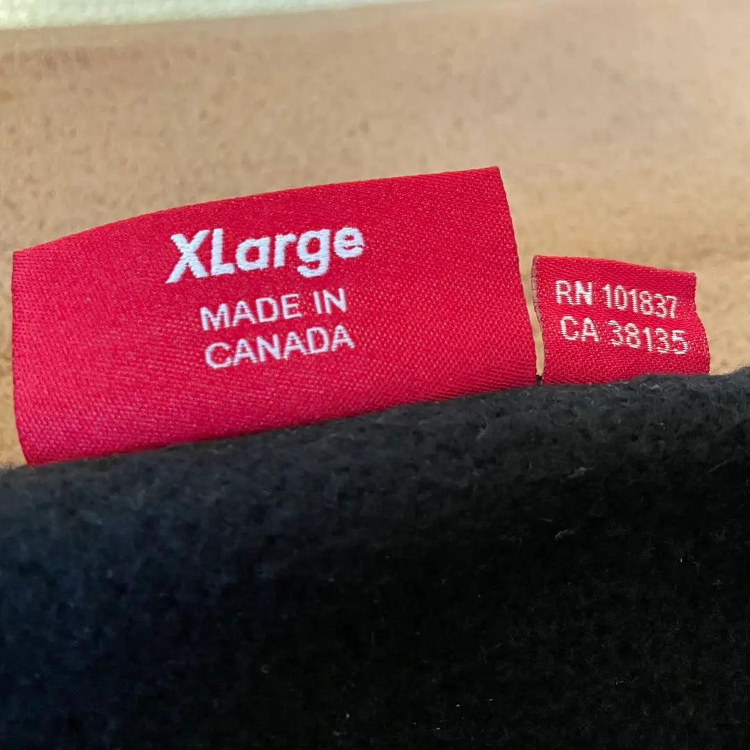 Supreme Shop Small Box Crewneck