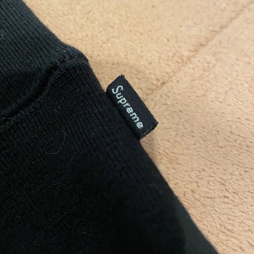 Supreme Shop Small Box Crewneck