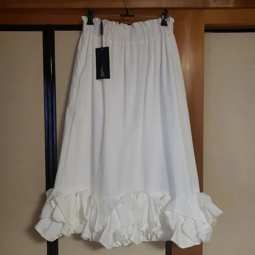 Sov./ Nylon stretch ruffled skirt