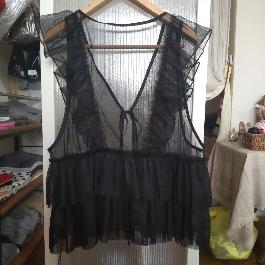 ★Ginasis This season's new tag included Sheer Frill Vest Black Popular Price Sold Out Items difficult to obtain!