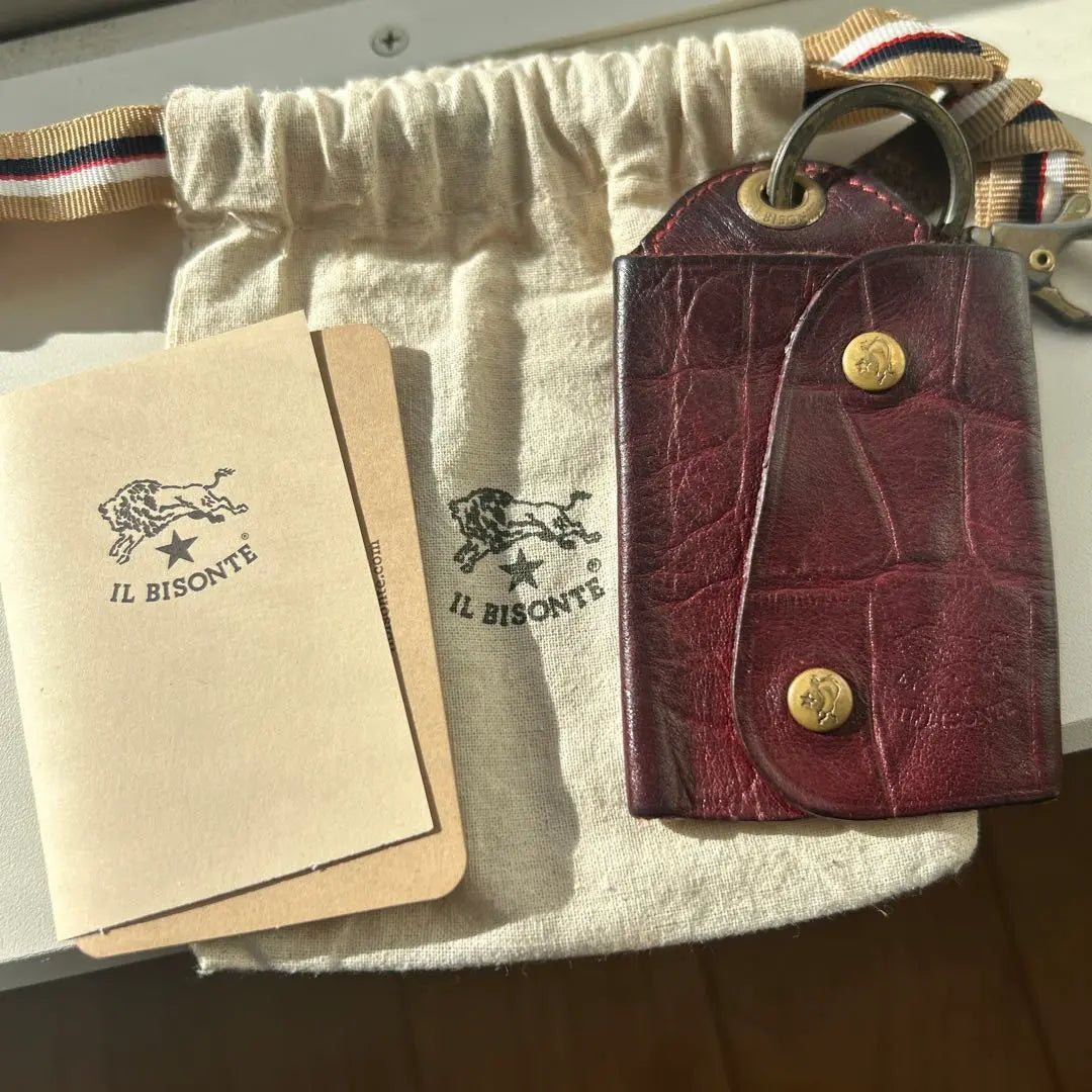 Ilbizon Estuche para llaves mordedor Rojo | イルビゾンテ レザー キーケース レッド