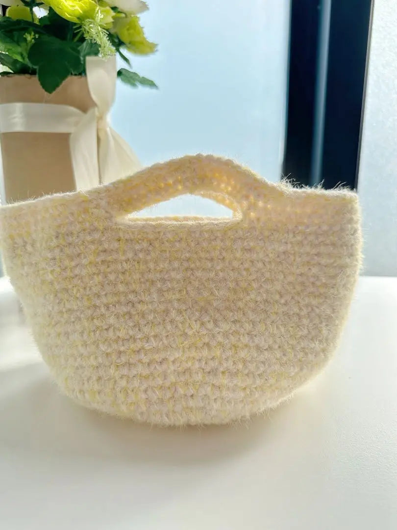 Lindo bolso de perlas tejido a mano con crochet