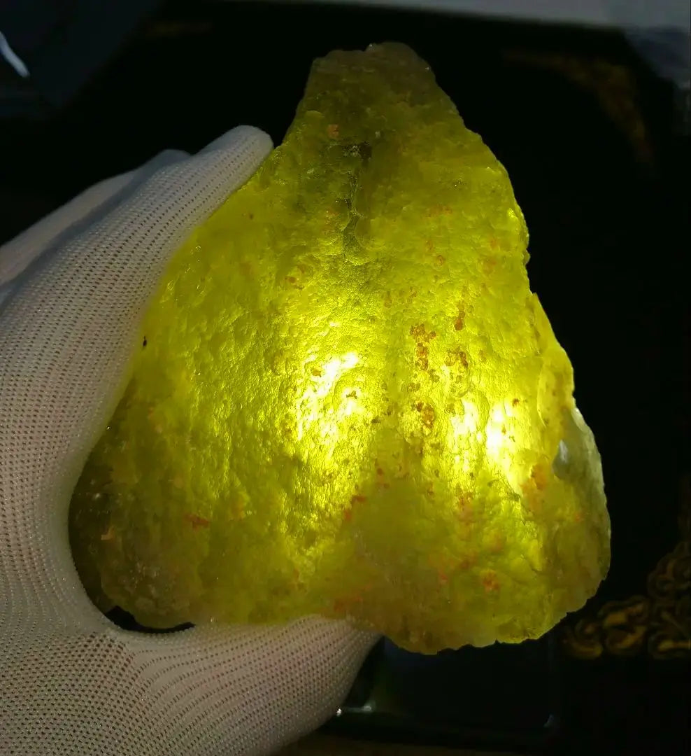 [Súper, súper raro] Gran grupo de piedra cruda de vidrio libio de 720 g