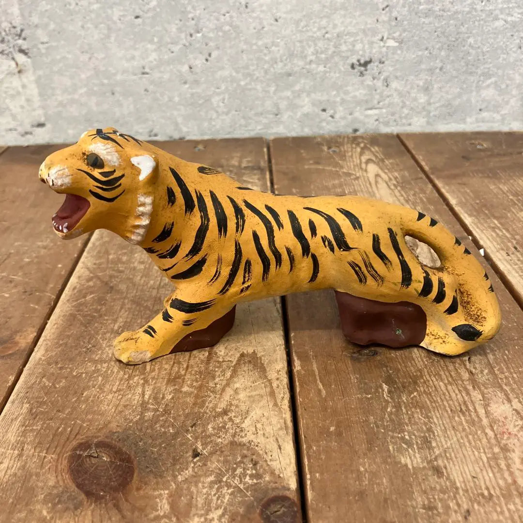 Showa retro ceramic tiger ornament orange and black striped tiger ornament ornament interior