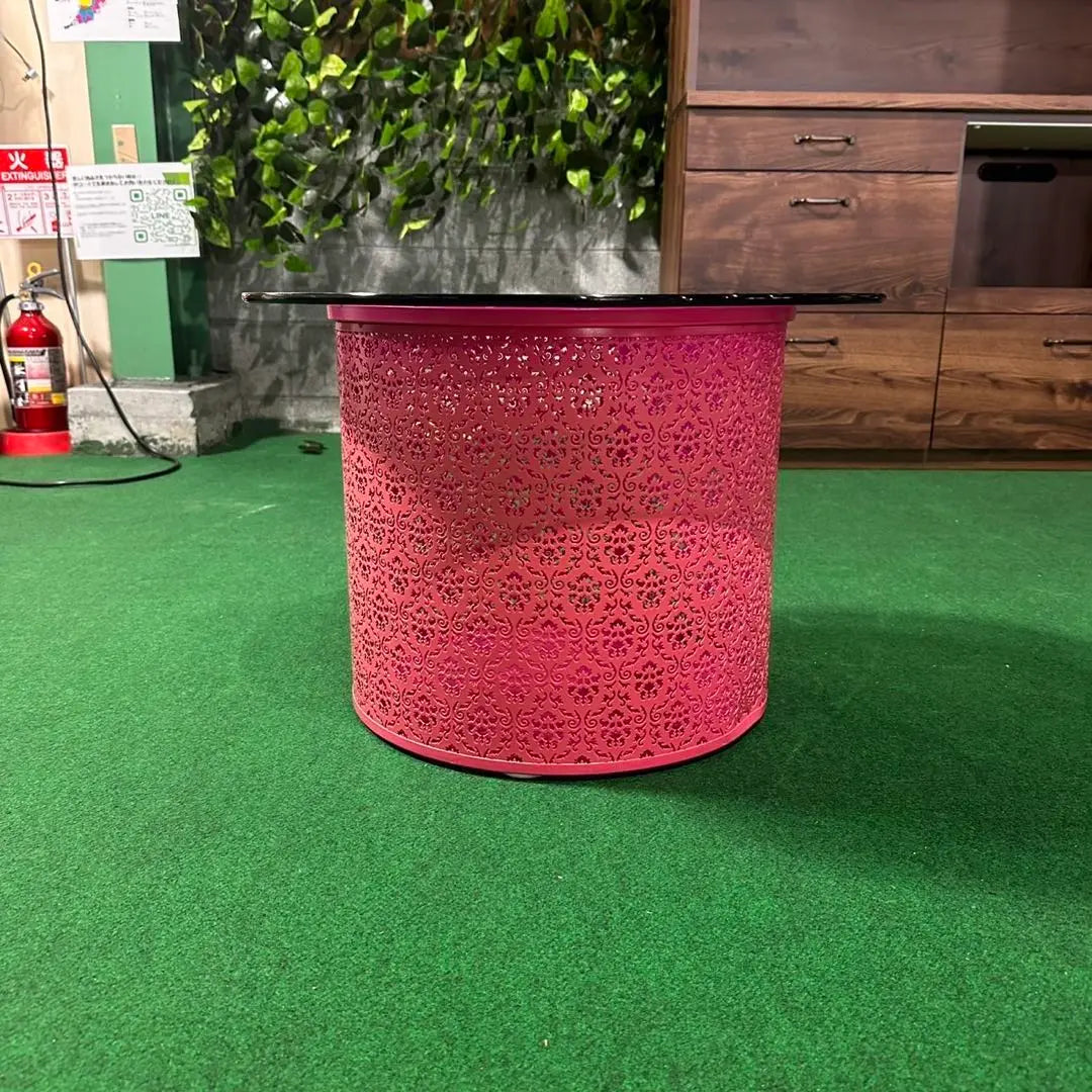 Rotable round type pink watermark pattern glass furniture A119 | ローテーブル ラウンド型 ピンク 透かし柄 ガラス 家具 A119