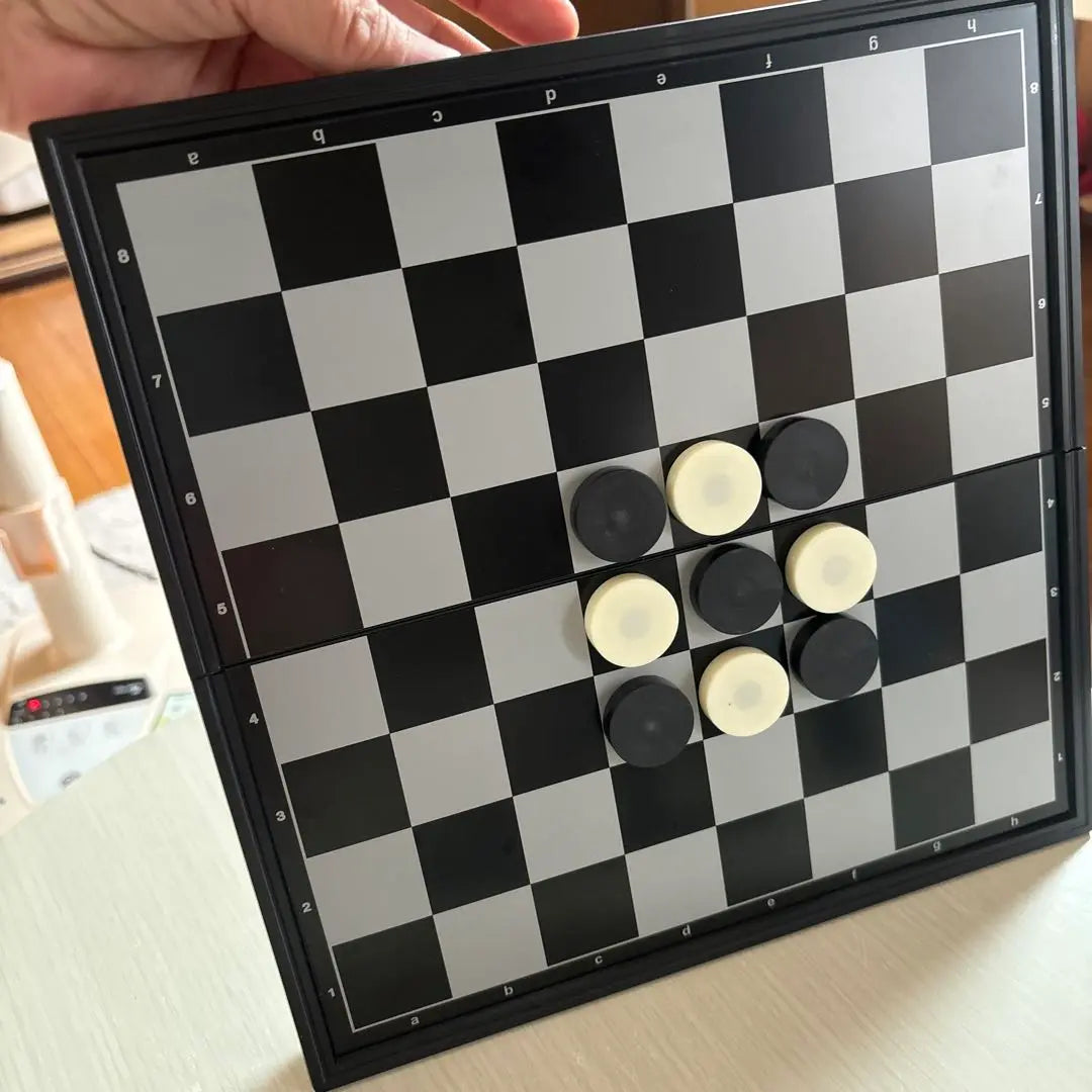 Chess, foldable, easy to carry, magnetic pieces, suitable for ages 6 and up