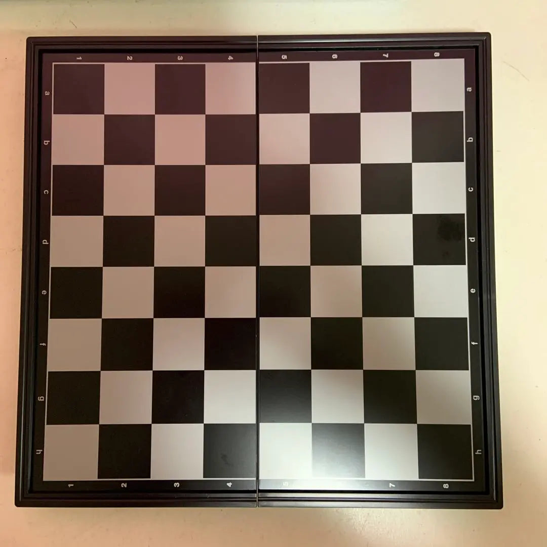 Chess, foldable, easy to carry, magnetic pieces, suitable for ages 6 and up