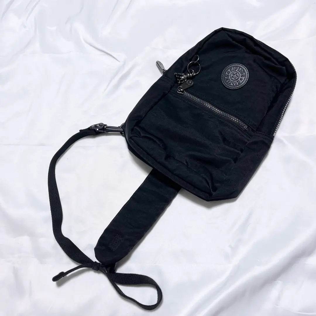 [Good condition] Kipling Body Bag Black Kipling Outdoor Lightweight