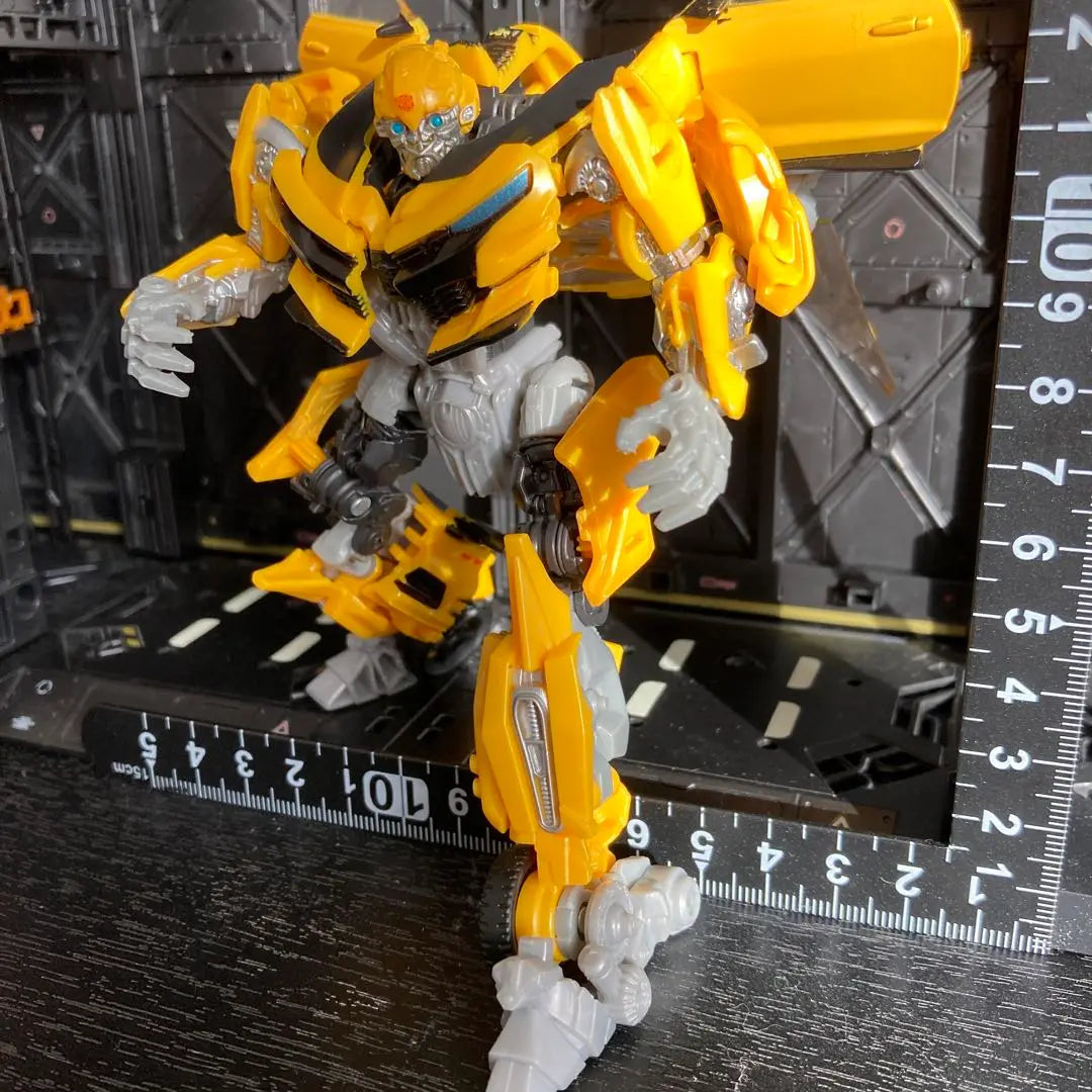 TLK22 Nuevo transformador Bumble Bee Last King King | TLK22 ニューバンブルビー トランスフォーマー 最後の騎士王