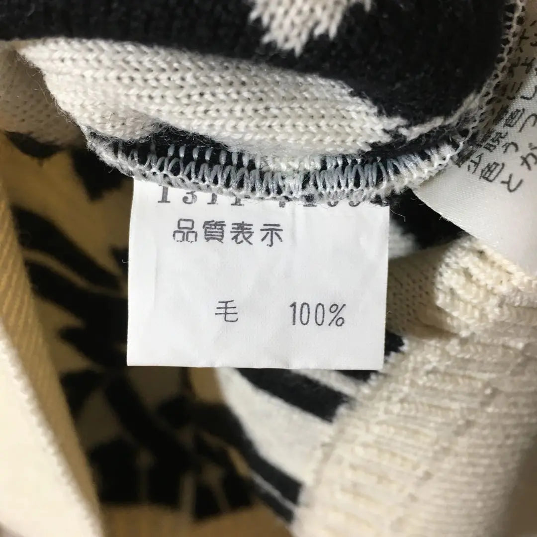 [Used clothing for unique clothing] Made in Japan Leica all-over design sweater, geometric pattern, ivory x black