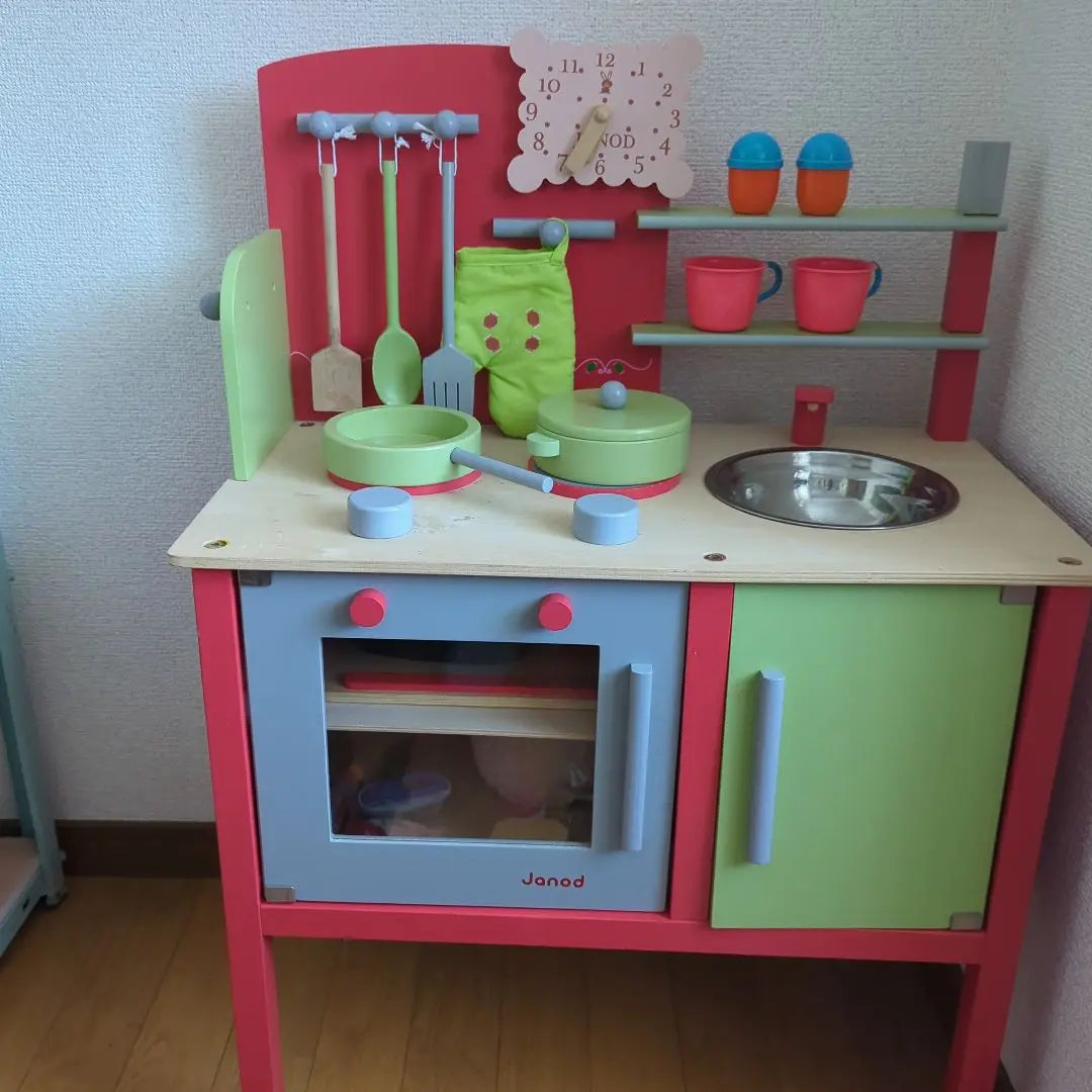 Casita de madera para jugar con cocina de bistró