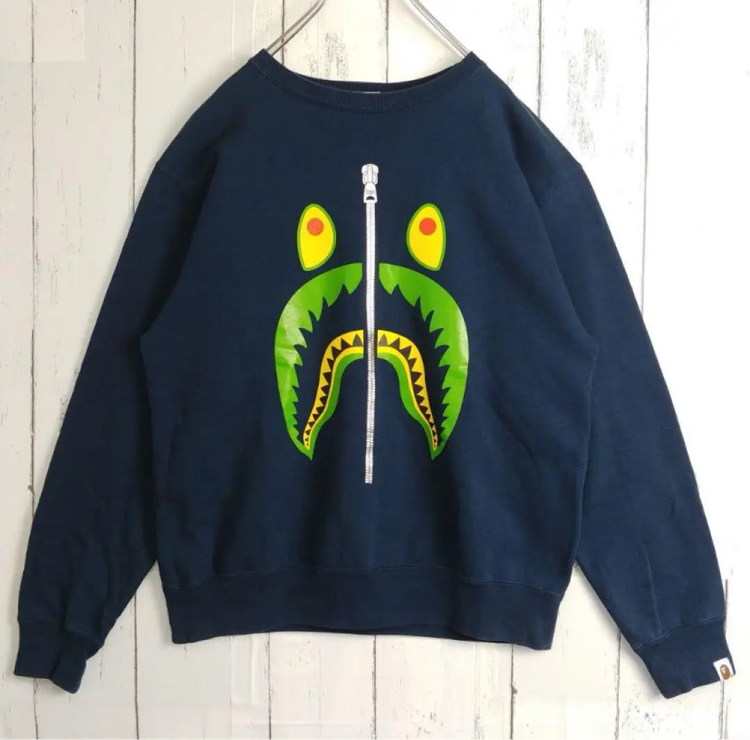 [Artículos estándar] Decálogo del patrón Avacing Ape Sweat Shark Verde Azul M | 【定番アイテム】アベイシングエイプ スウェット シャーク柄 デカロゴ 緑 青 M