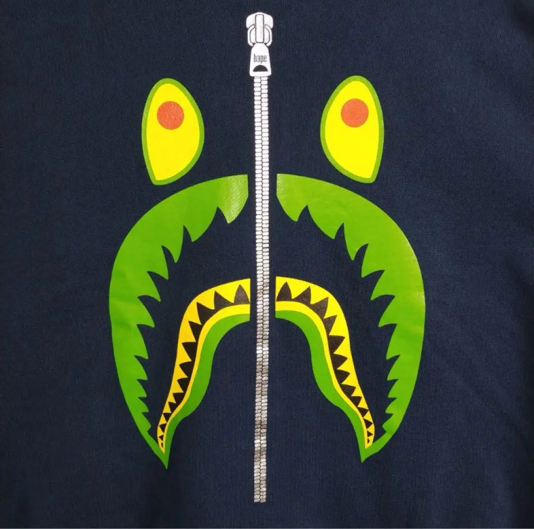 [Artículos estándar] Decálogo del patrón Avacing Ape Sweat Shark Verde Azul M | 【定番アイテム】アベイシングエイプ スウェット シャーク柄 デカロゴ 緑 青 M