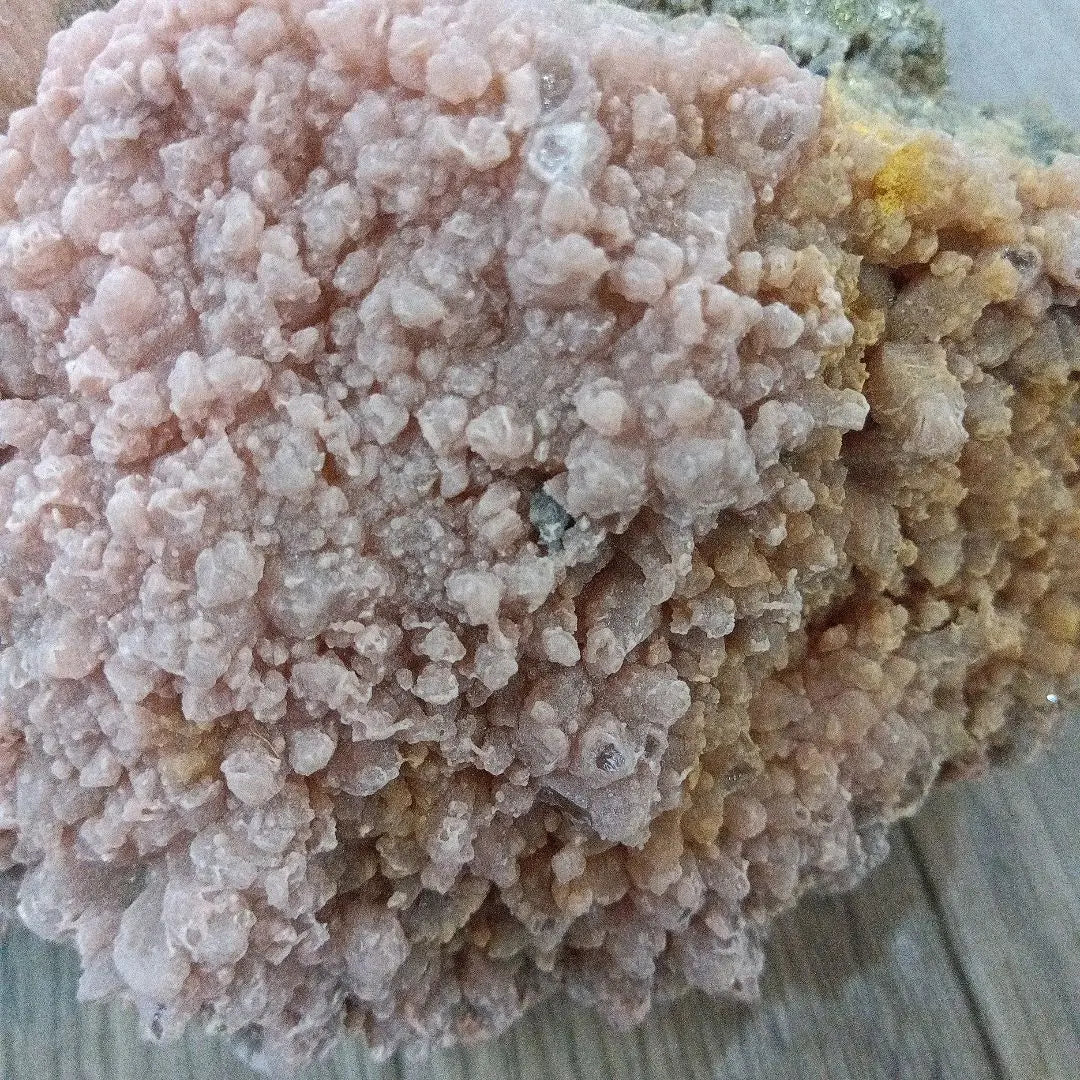 5 Hishimanganese Oyster (large) Ota Mine, Aomori Prefecture Mineral specimen, pale pink, Japan