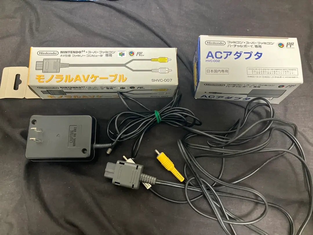 [Super Famicom] Main unit/controller/AC adapter/video cable (box and description)