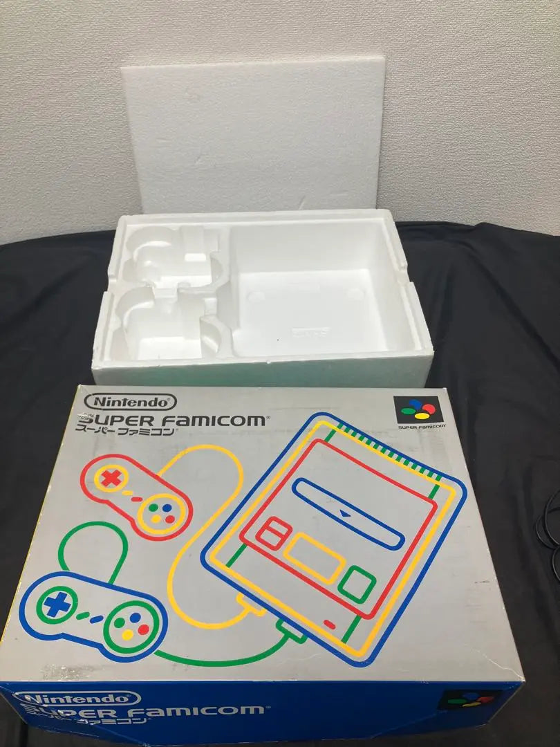 [Super Famicom] Main unit/controller/AC adapter/video cable (box and description)