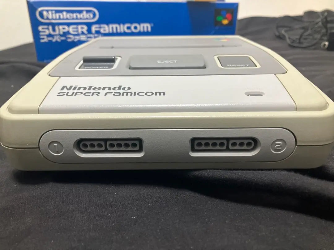 [Super Famicom] Main unit/controller/AC adapter/video cable (box and description)