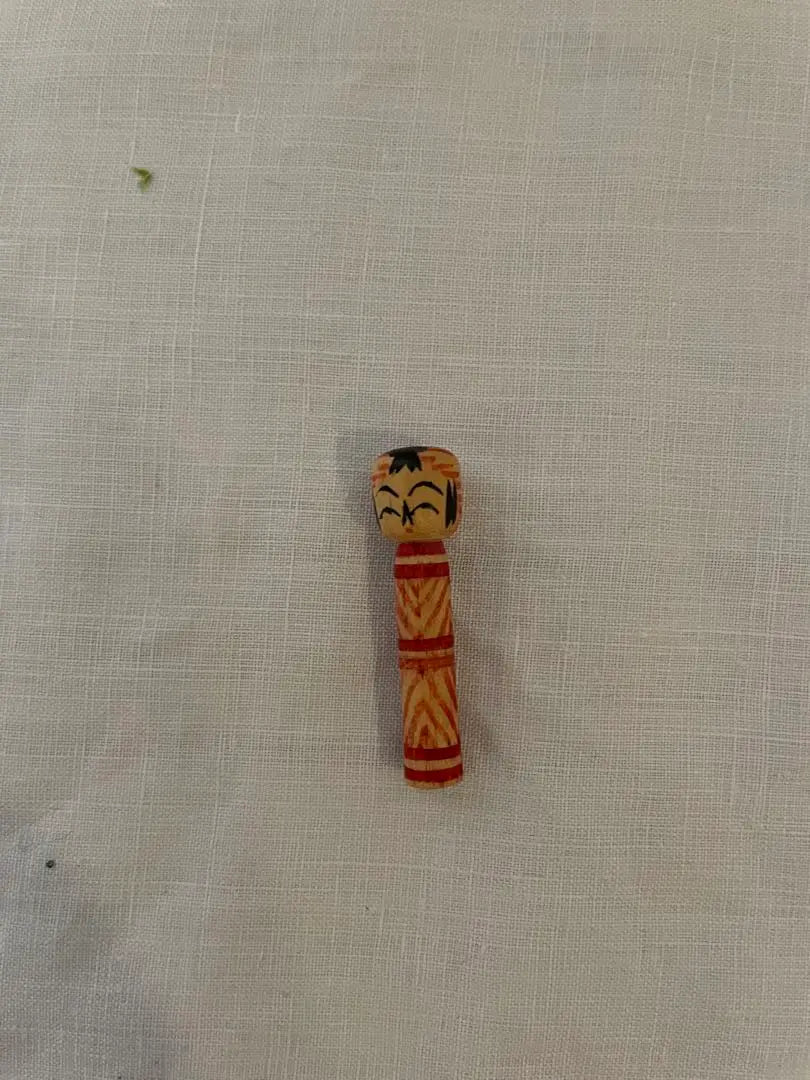 Kokeshi Minitua Pequeño Ultra Pequeño Hecho a Mano